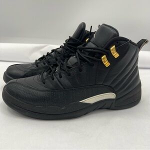 Jordan Black and Gold Midtop-Top Jordan 12 The RetroMasterSneakers Size 10